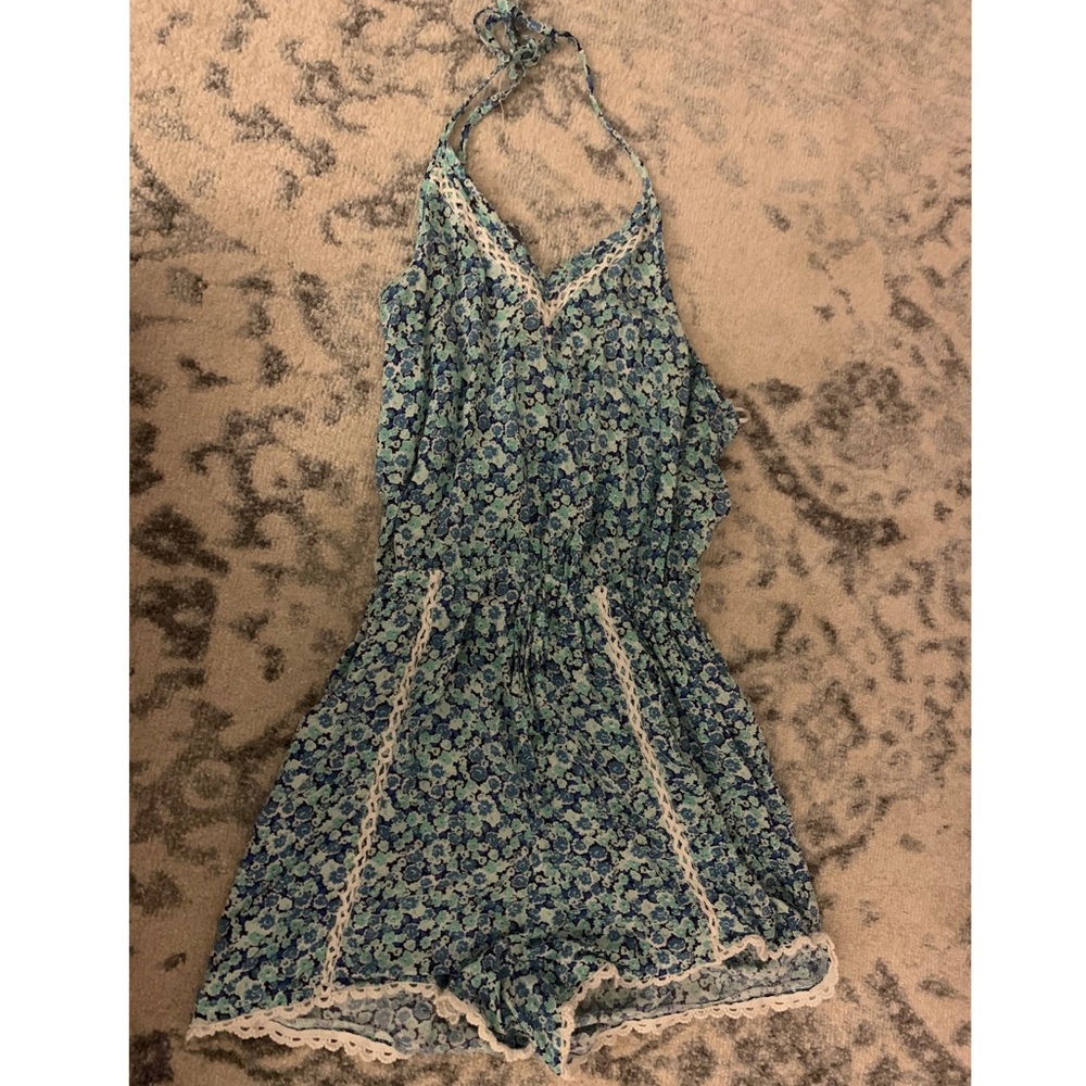 Super cute summery romper!!